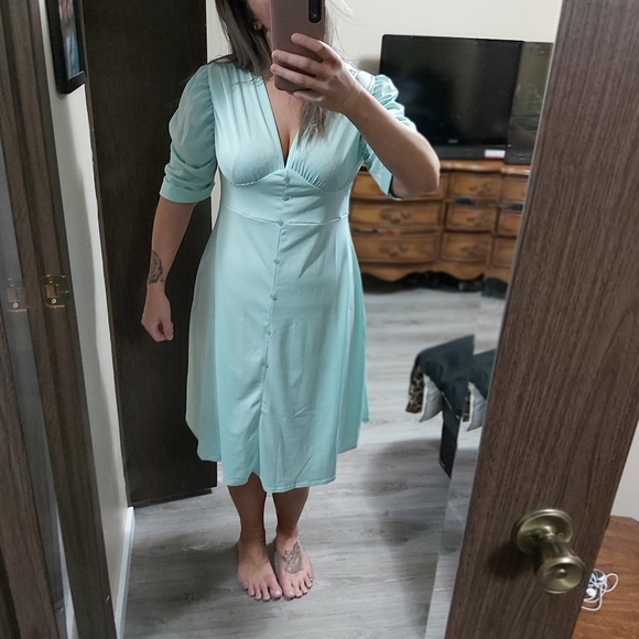 Dress - Picture 1 of 4